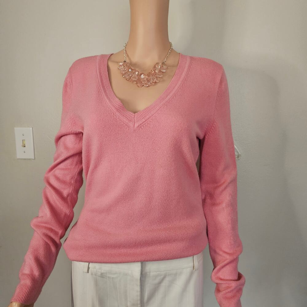 New York & Company Pink V-Neck Sweater Size L Long Sleeve Classic Pullover